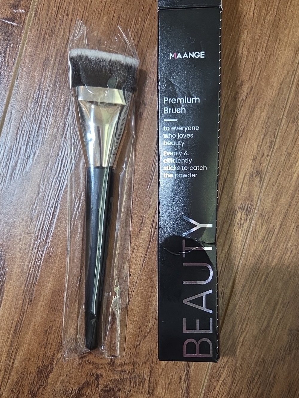 MAANGE Premium Beauty Brush - Black & Silver